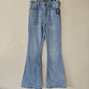 Fashion Nova Dare to Flare Jeans BRAND NEW!!!!!! Size 9/29